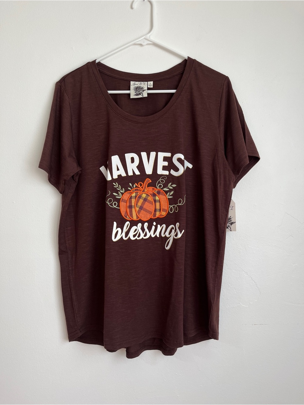 Joei & I Women's Brown 'Harvest Blessings' Short Sleeve Graphic Tee Size L Light